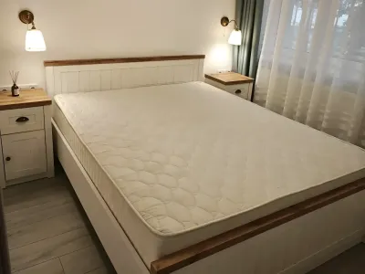 dormitor apartament inchiriere Sector 1 București pat alb